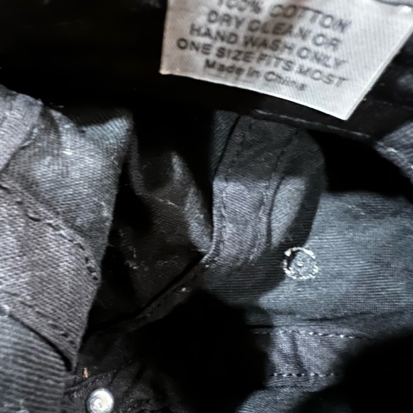 Black and white Jack Daniels hat - Picture 6 of 6